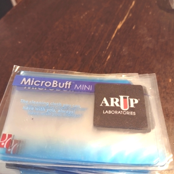 MicroBuff Mini The cleaning cloth you can have with you always. - Picture 3 of 8